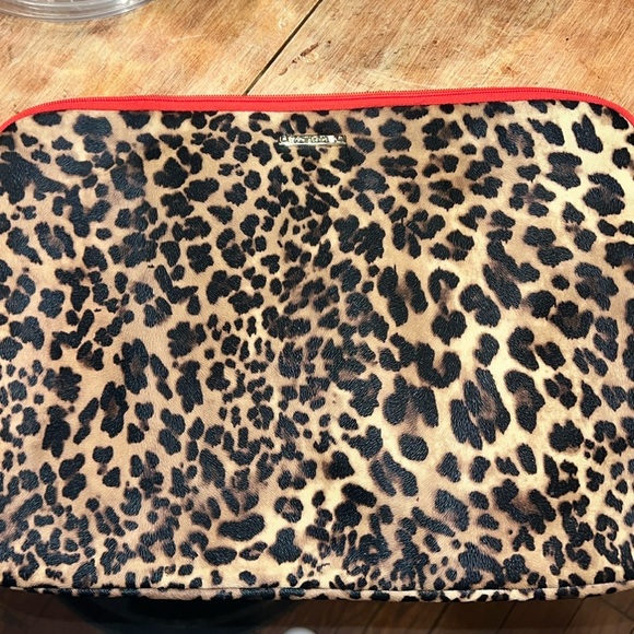 Stella & Dot Leopard Print Laptop Sleeve - Picture 1 of 4